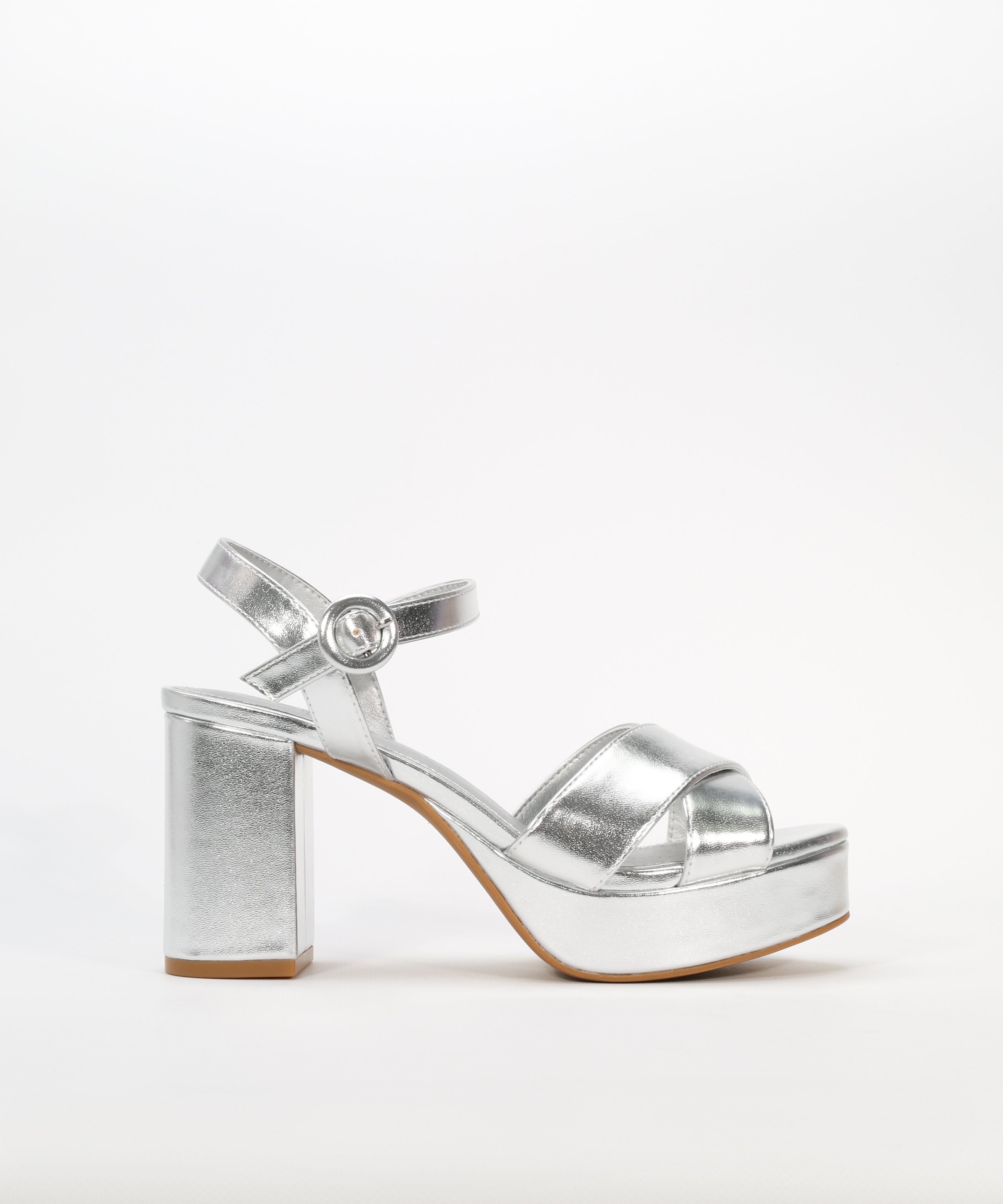 Sandalia tac&oacute;n tiras cruzadas image number null